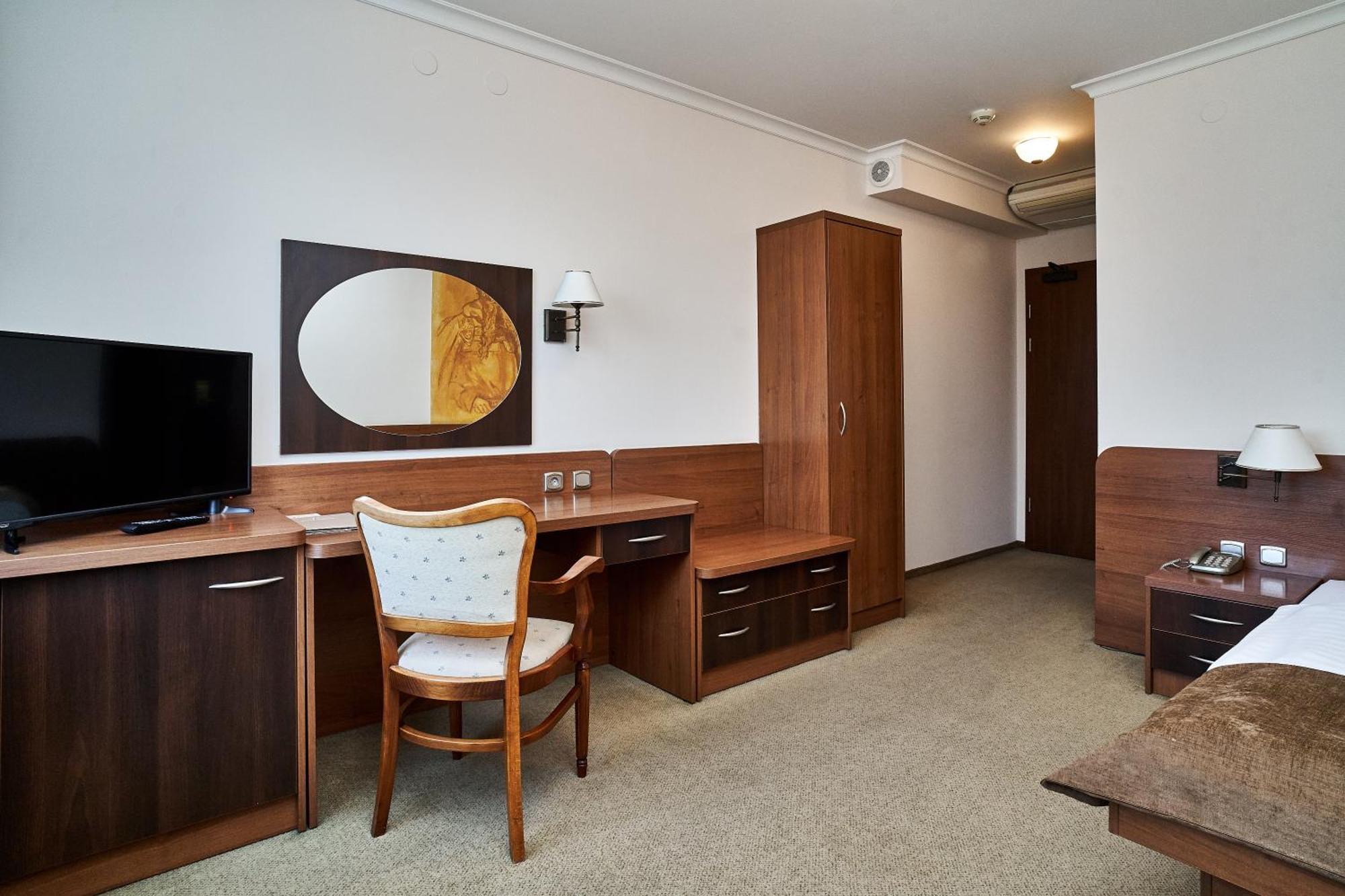 Hotel Stara Poczta Тыхы Экстерьер фото