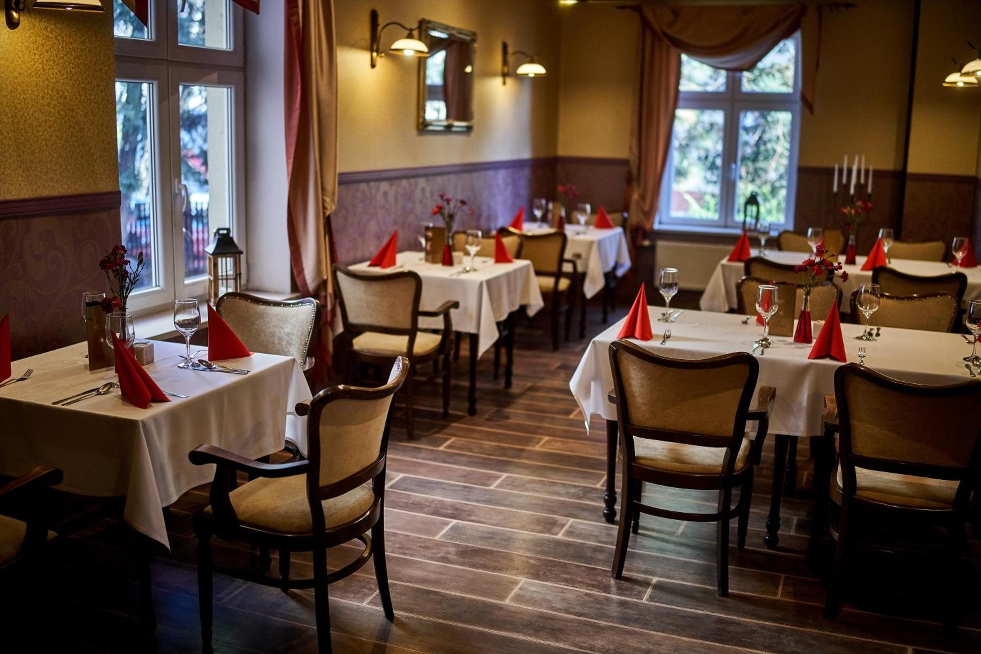 Hotel Stara Poczta Тыхы Экстерьер фото