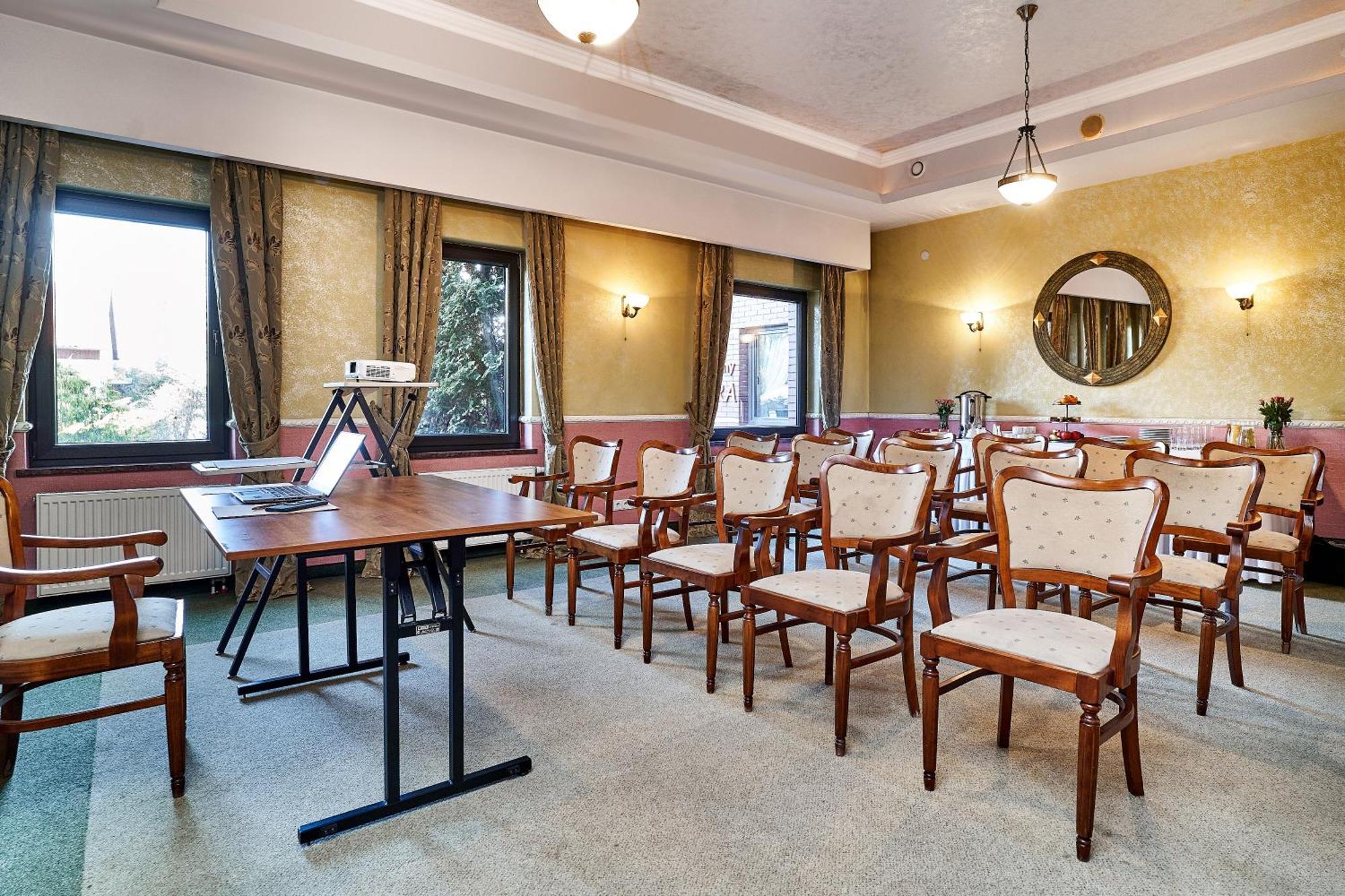 Hotel Stara Poczta Тыхы Экстерьер фото