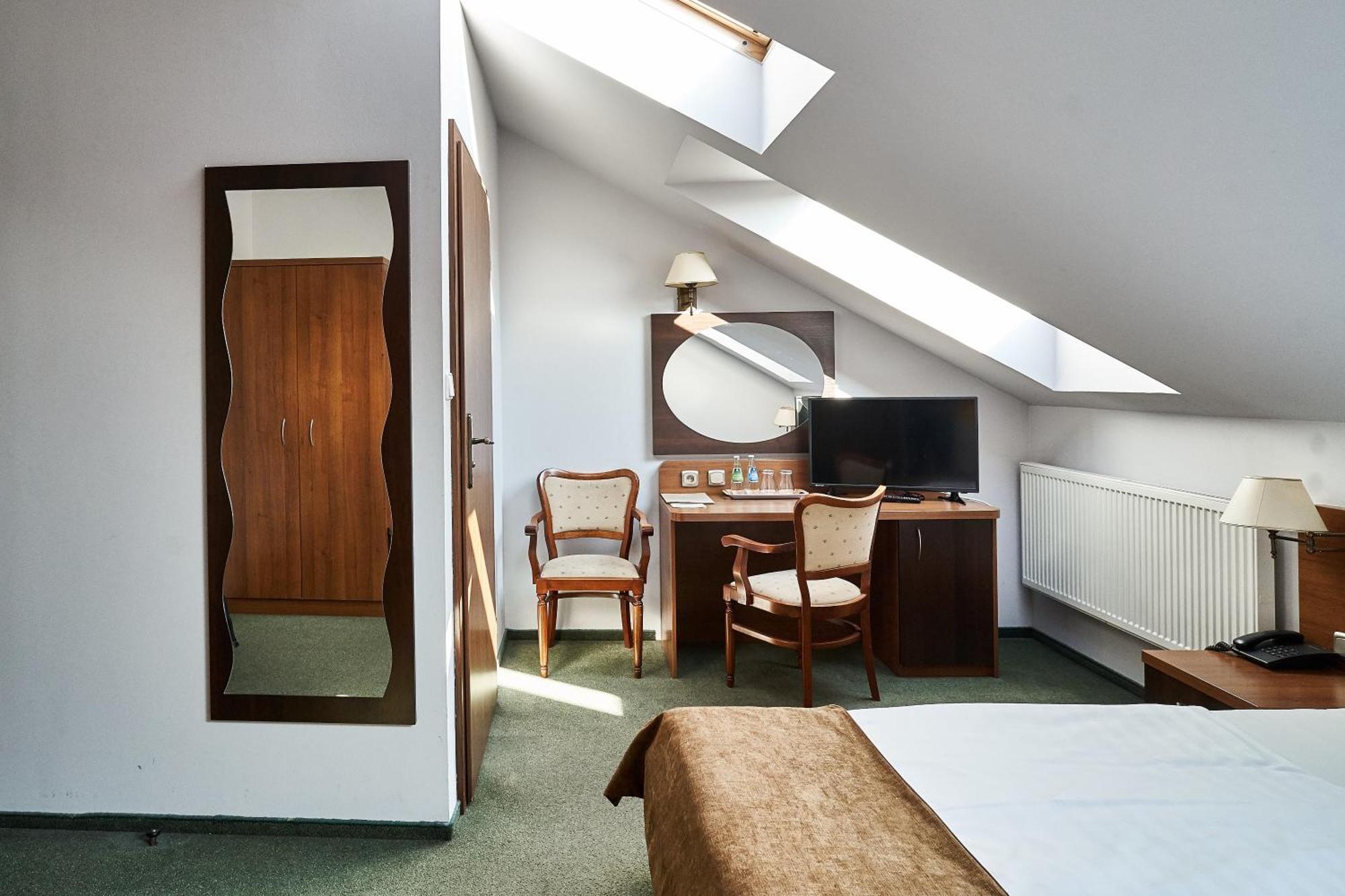 Hotel Stara Poczta Тыхы Экстерьер фото